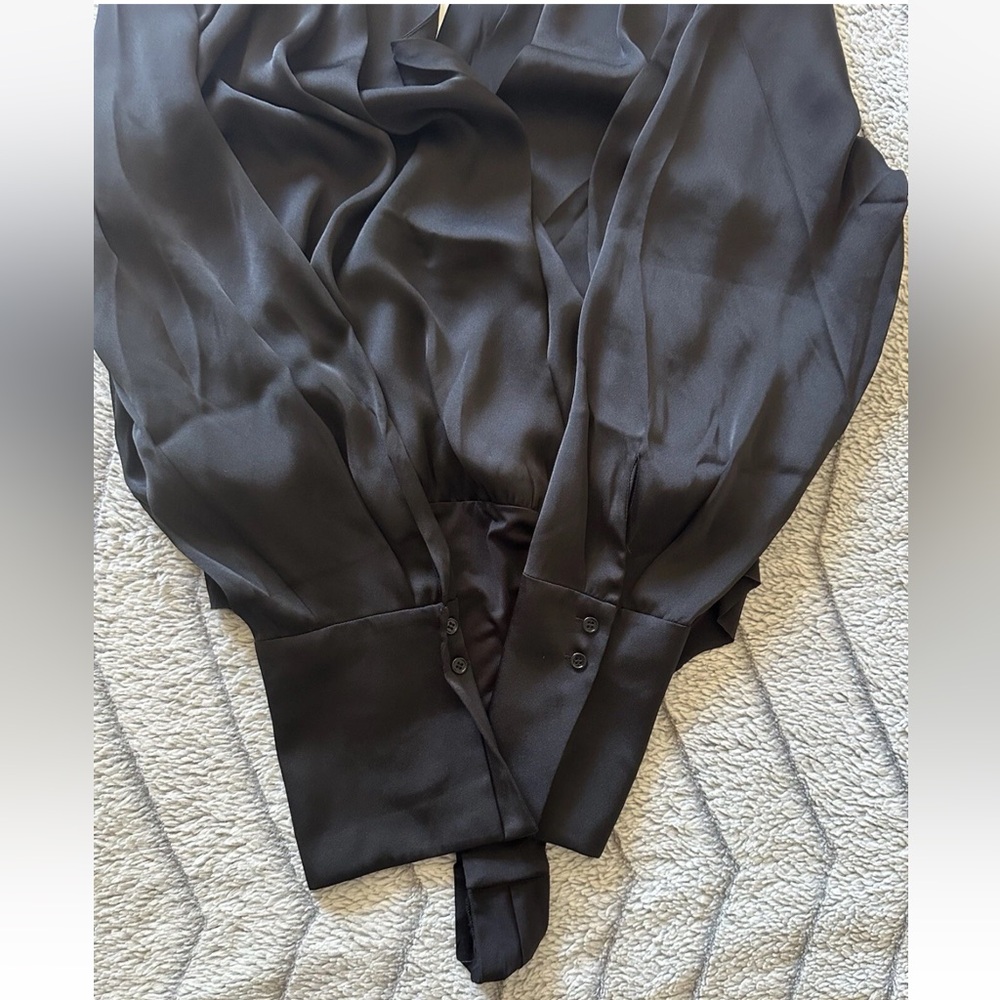NWT Favorite Daughter Chiffon Bodysuit Black Women’s Size L Long Sleeve Pleated - Picture 10 of 16